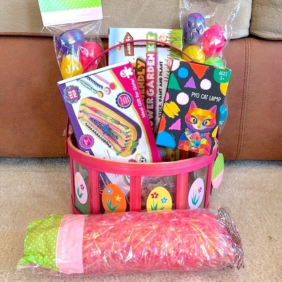 Brand New Easter Basket Friendship Bracelet Kit Cat Lamp Garden Kit Eggs Grass - Picture 1 of 15